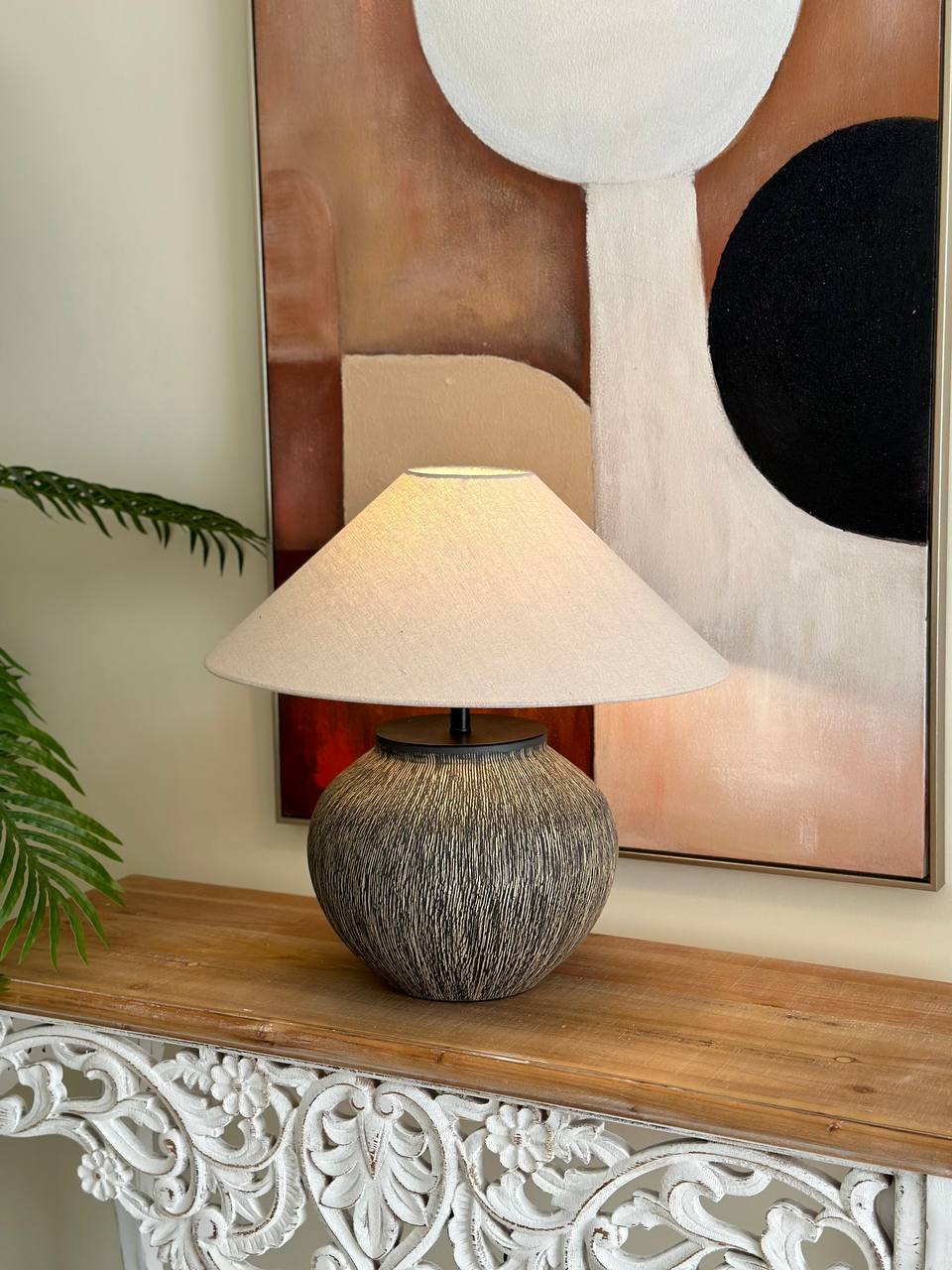 Textured Black Clay Table Lamp – Organic Modern Style (CODE 3213)
