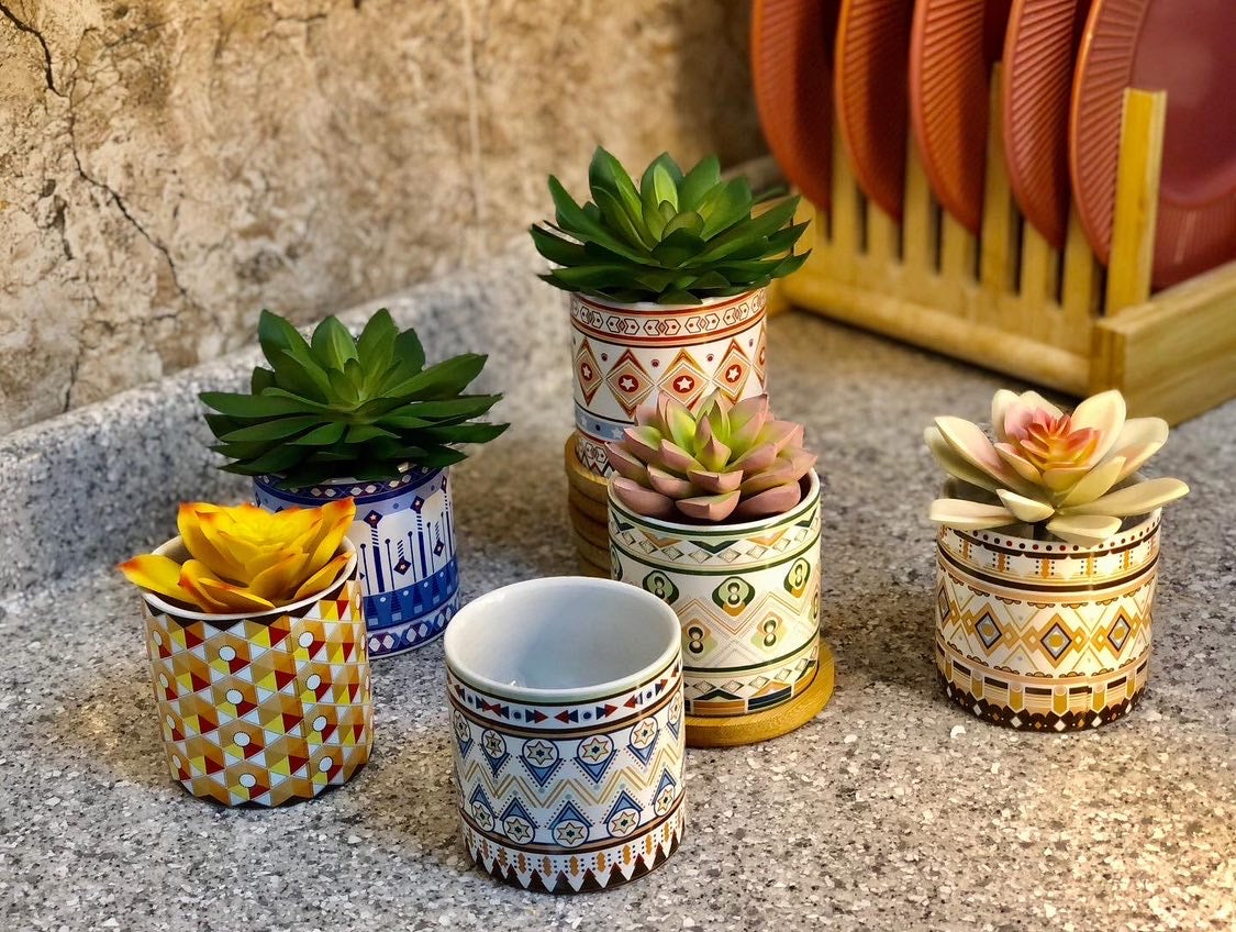 Small Pot different colors different Selection