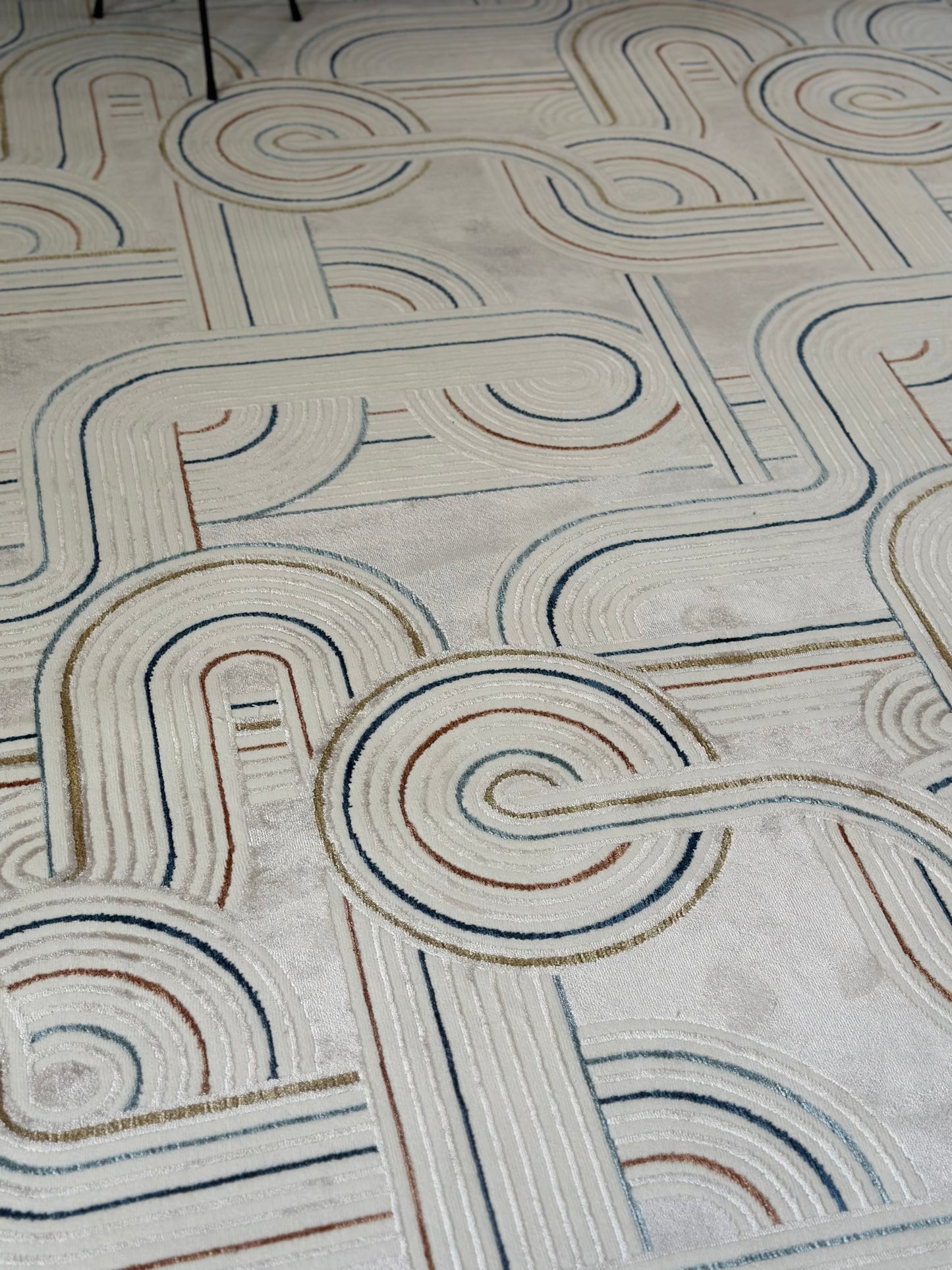 Modern Geometric Carpet – 2x3m | Soft Neutral Tones with Textured Lines