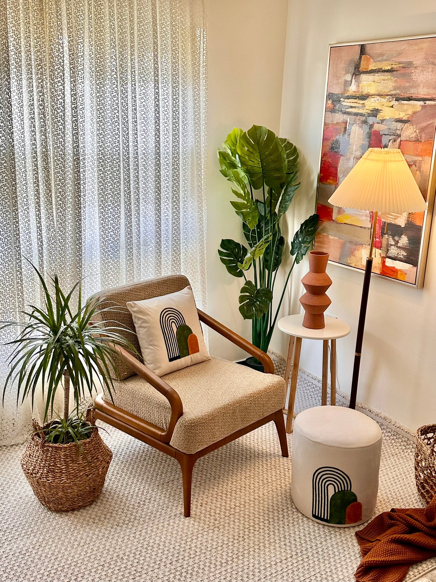 Modern Accent Armchair – Wooden Frame and Beige Fabric Upholstery