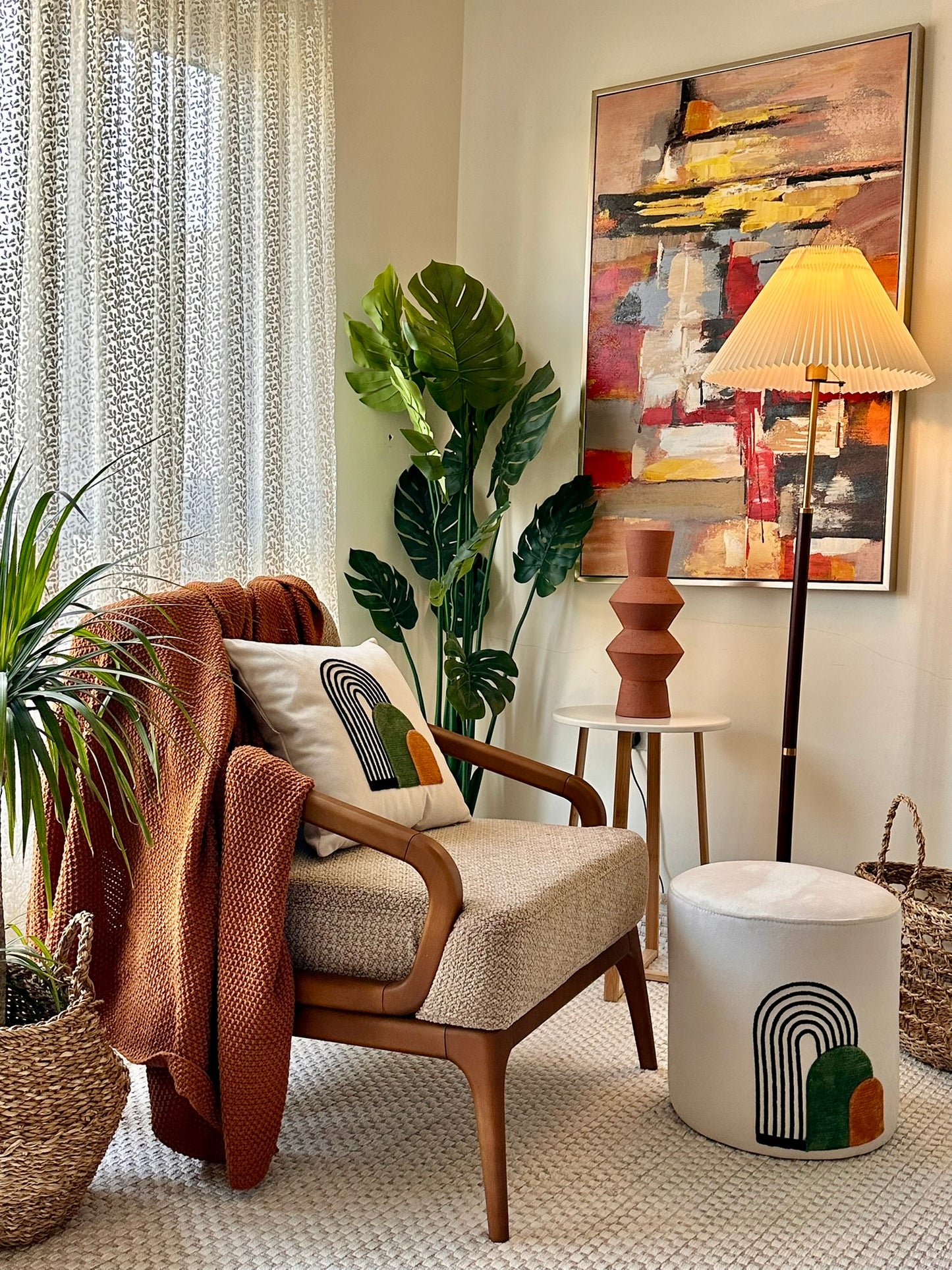 Modern Accent Armchair – Wooden Frame and Beige Fabric Upholstery