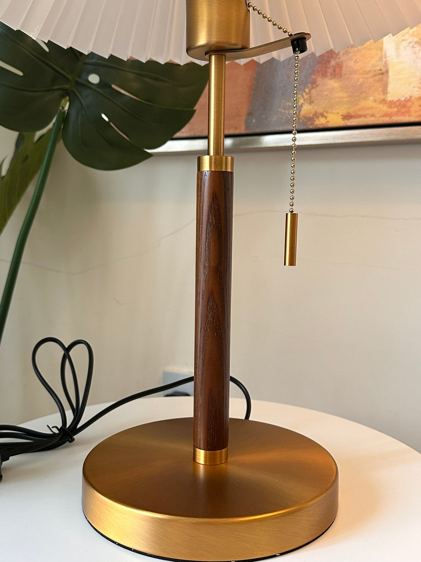 Elegant Table Lamp – Brass Base with Pleated Fabric Shade