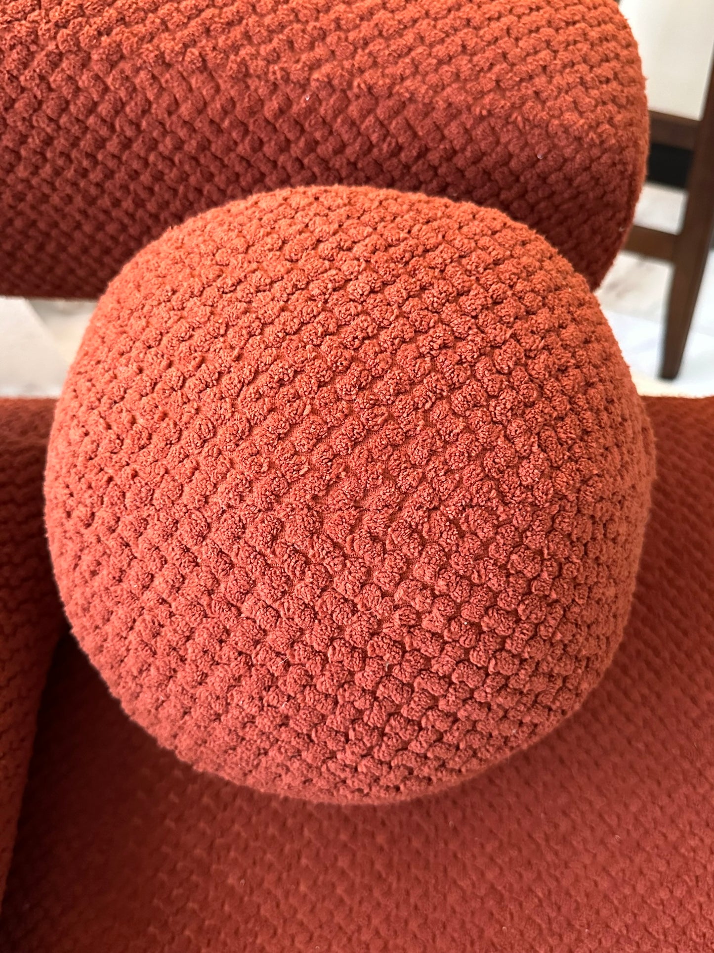 Modern Red Textured Armchair with Matching Pouf – Bold Contemporary Design