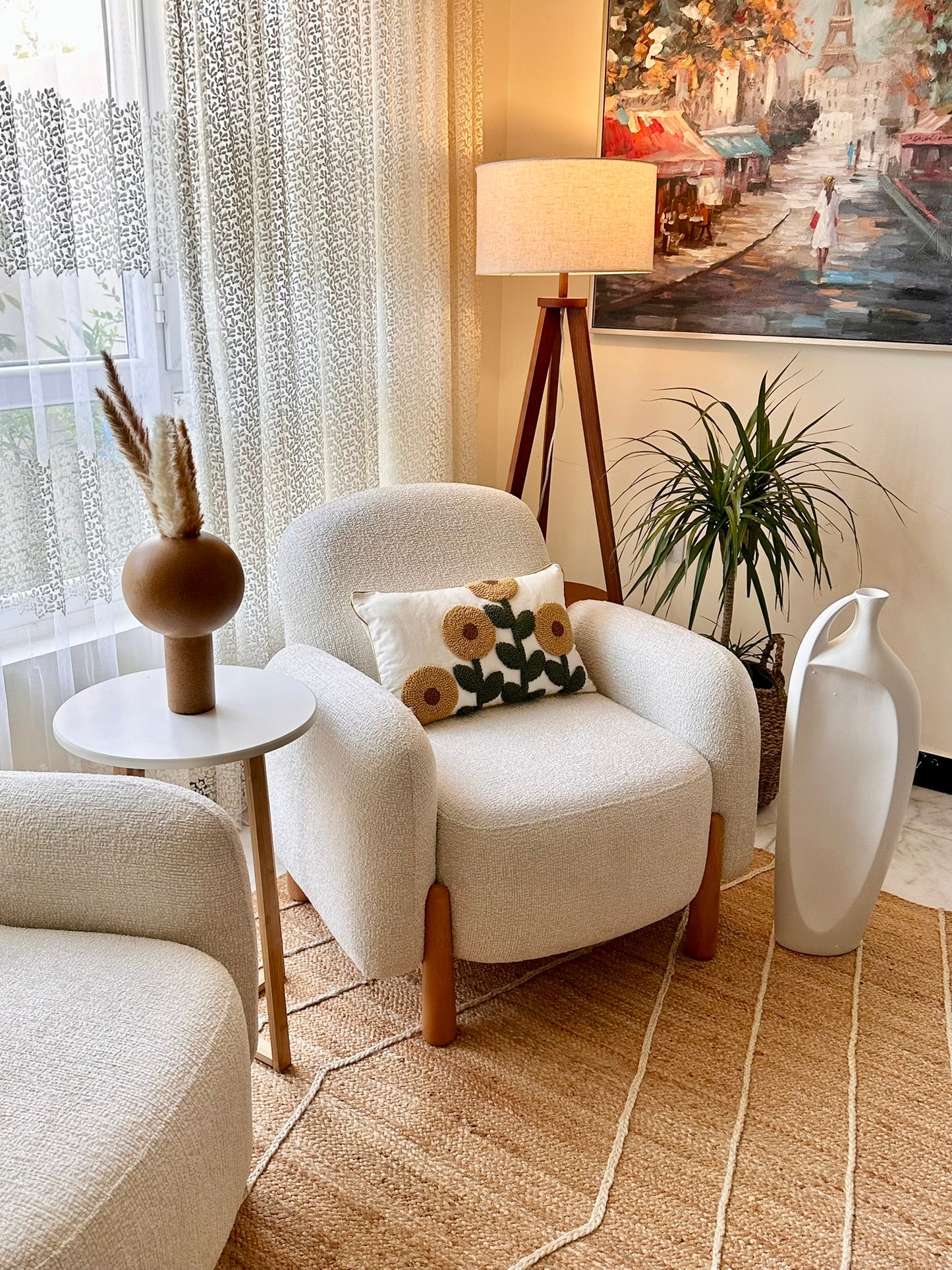 Cozy White Armchair with Wooden Legs – Modern Minimalist Design