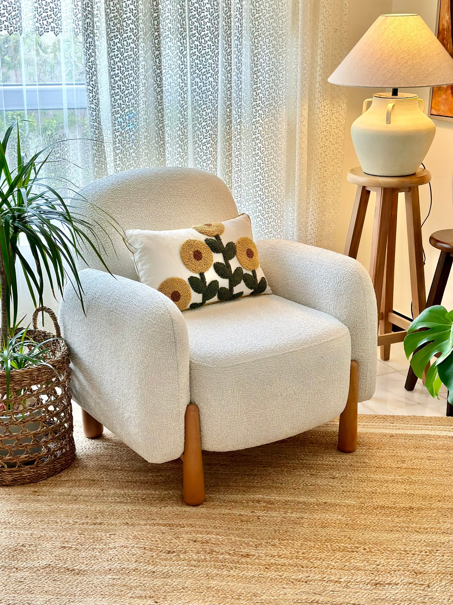 Cozy White Armchair with Wooden Legs – Modern Minimalist Design