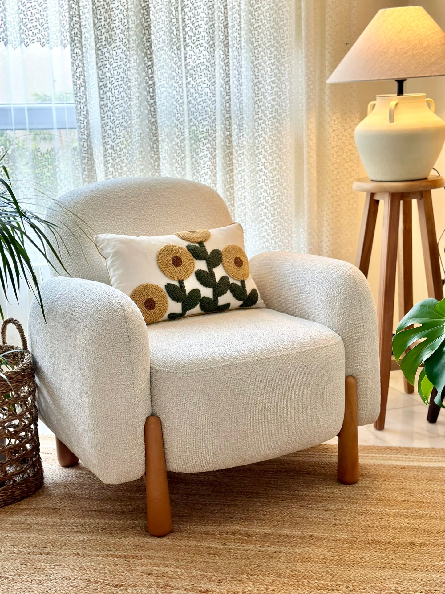 Cozy White Armchair with Wooden Legs – Modern Minimalist Design