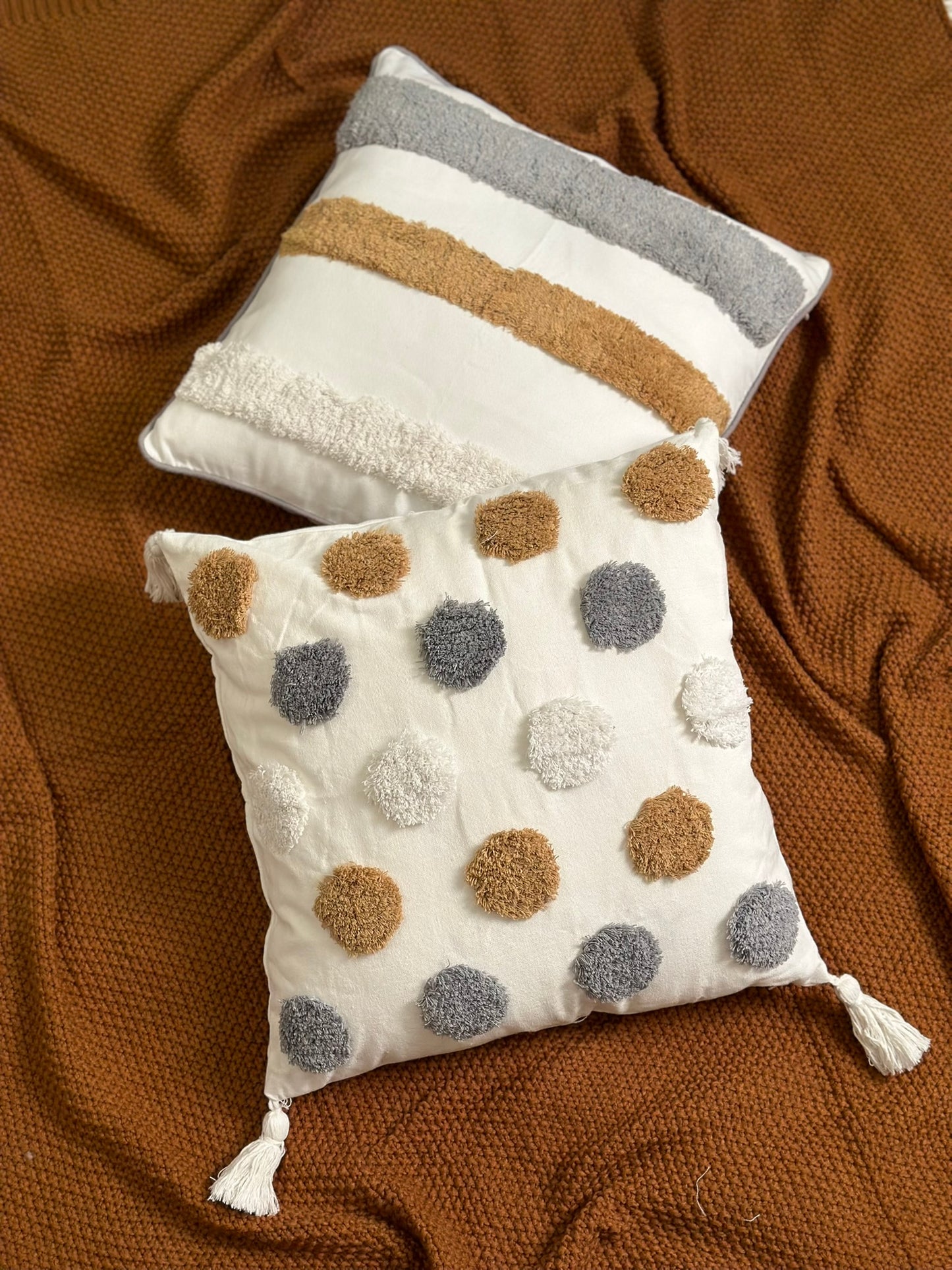 Neutral-Toned Handmade Cushion – Timeless Style CODE 3317 DOT