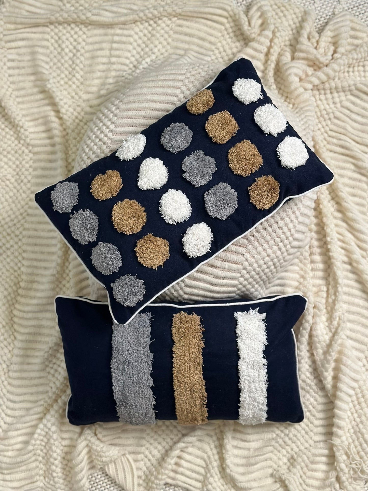 Circle Pattern Cushion – Artisan Craft CODE 3316 B DOT