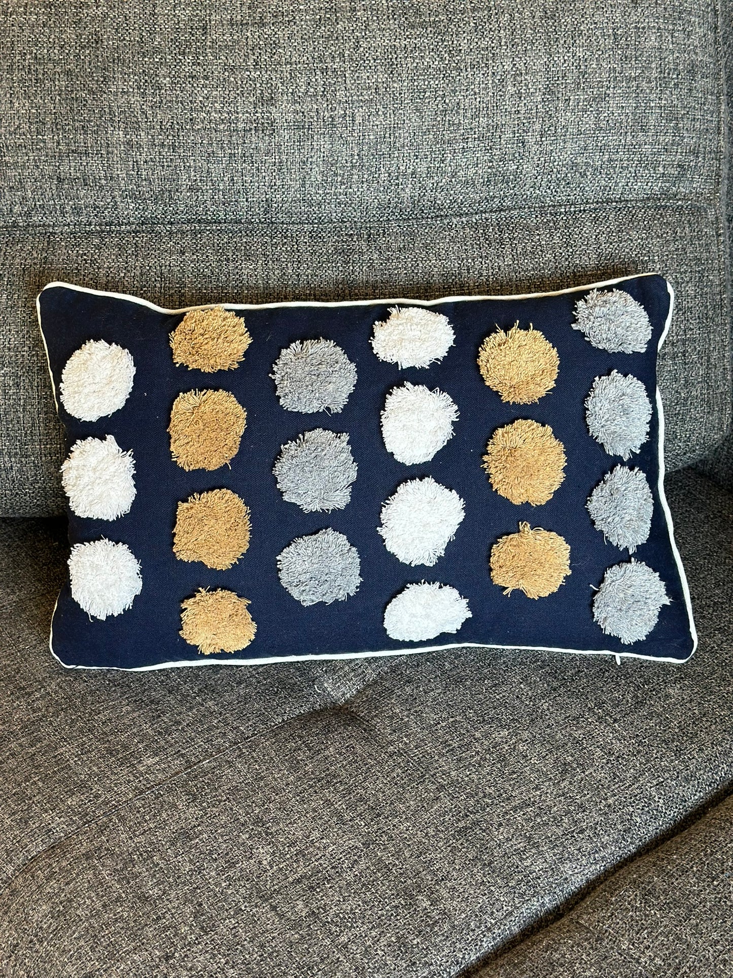 Circle Pattern Cushion – Artisan Craft CODE 3316 B DOT