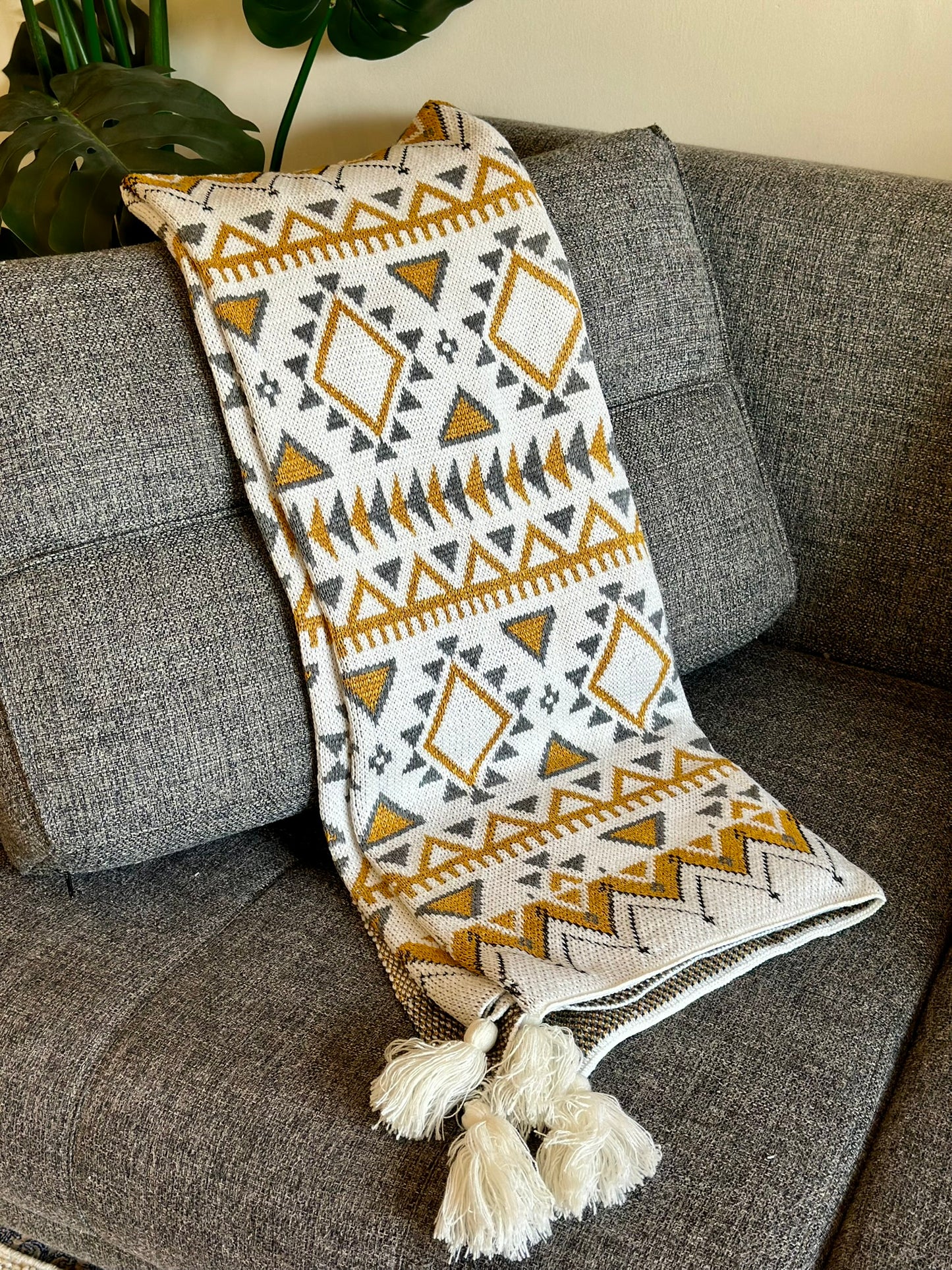 Throw Blanket CODE 3328