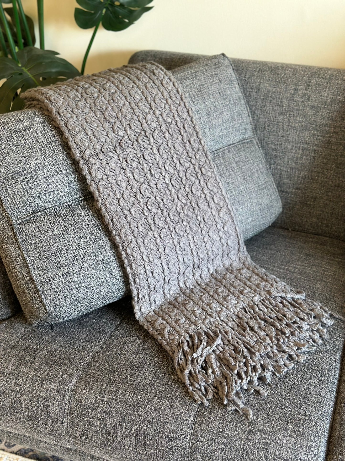 Textured Grey Cable-Knit Throw with Fringe CODE 3333