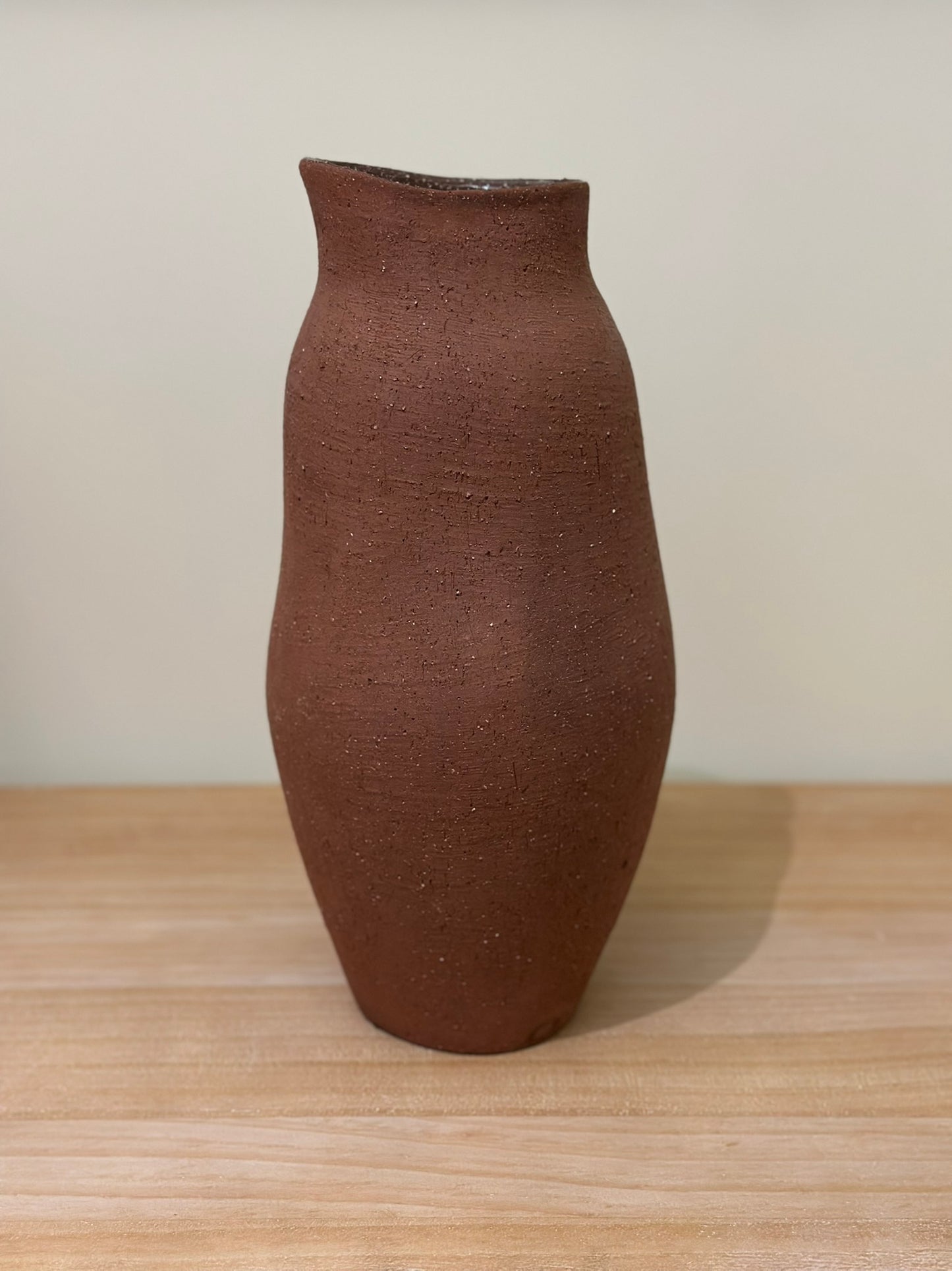 Handcrafted Curved Clay Vase – Raw Terracotta Vase CODE 3510