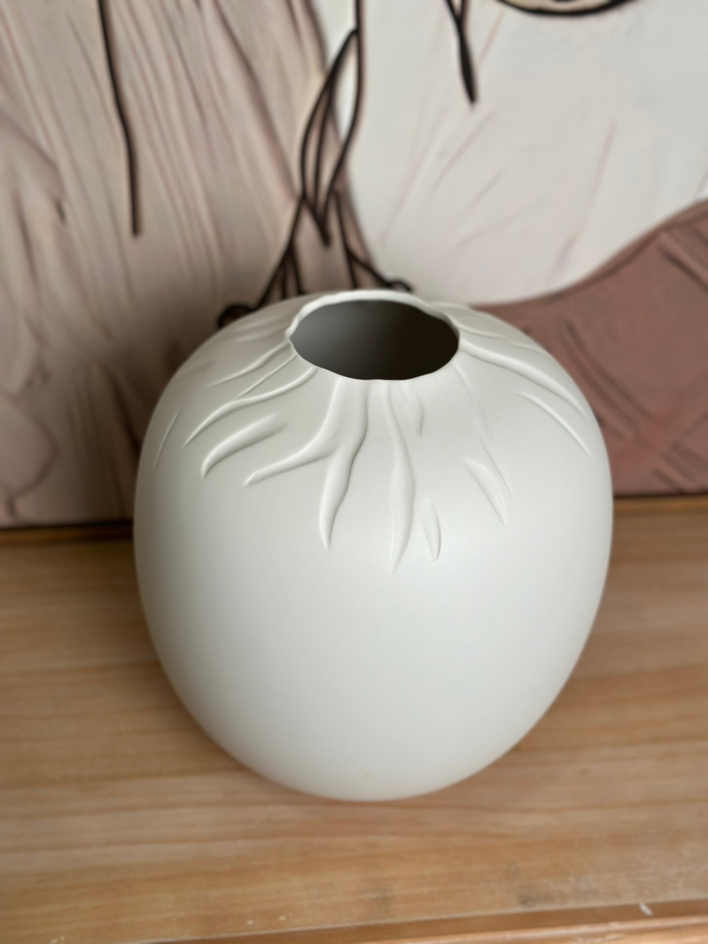 Snowfall Whisper Vase CODE 3504