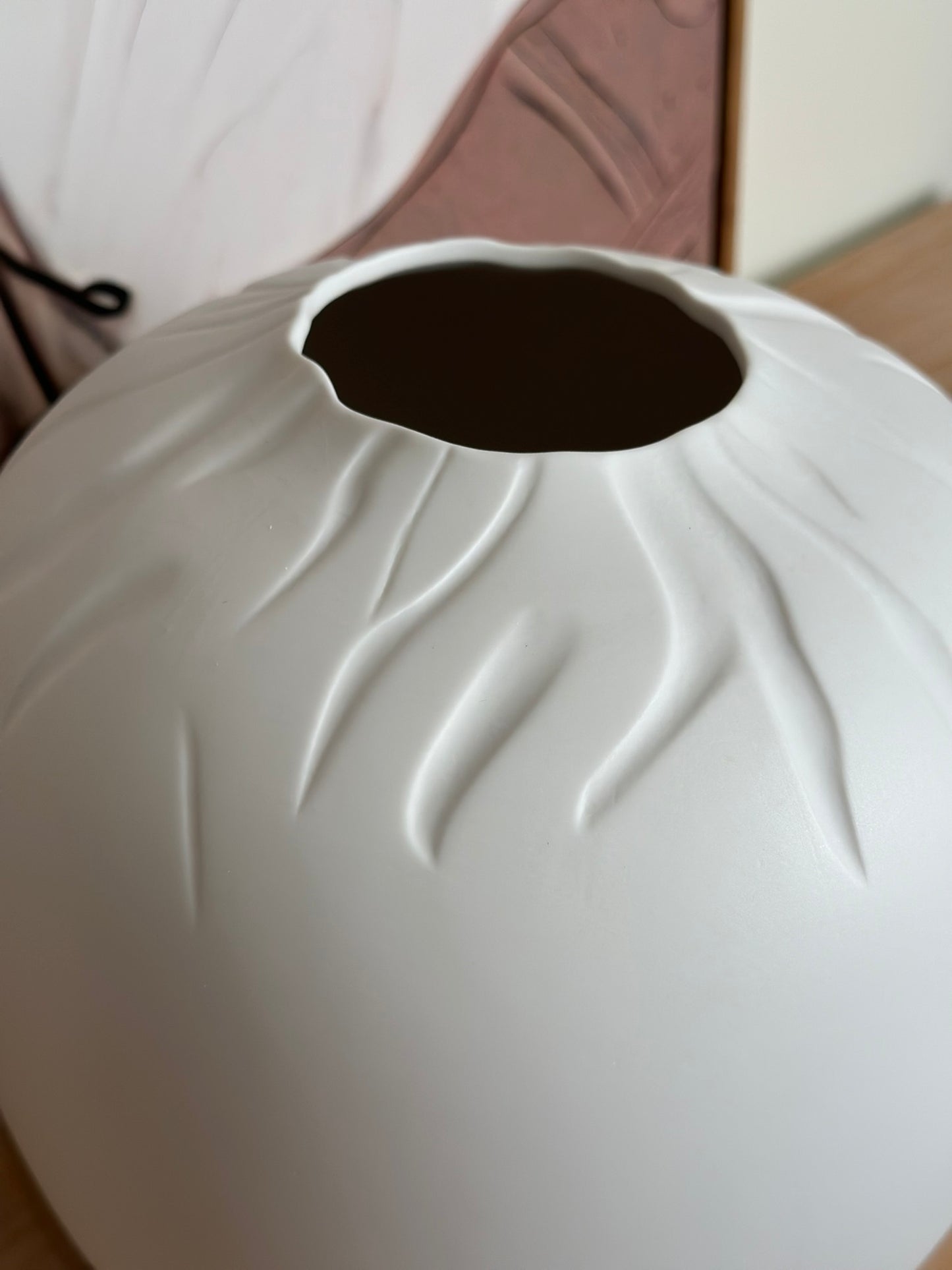 Snowfall Whisper Vase CODE 3504