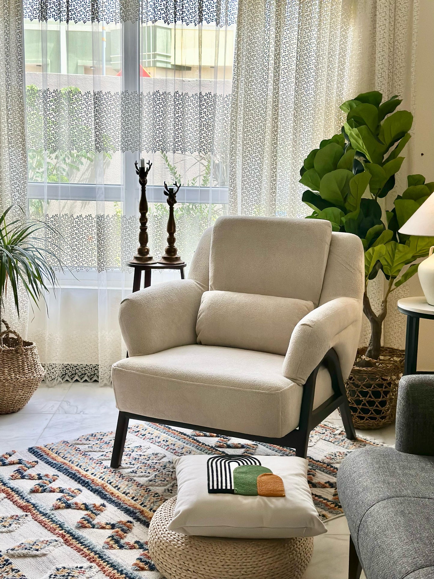 Beige Armchair with Black Wood Frame – Modern Lounge Comfort
