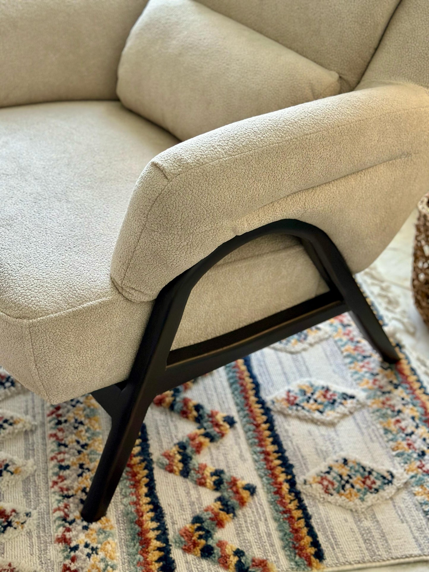 Beige Armchair with Black Wood Frame – Modern Lounge Comfort